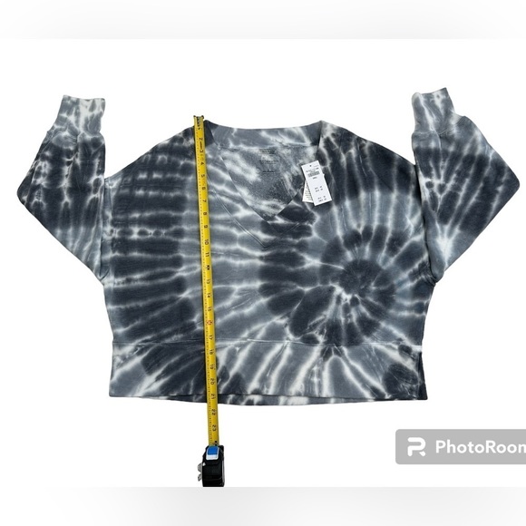 ABERCROMBIE & FITCH Wash Effect Sharkbite V-Neck Sweatshirt, Size SMALL - Picture 7 of 14